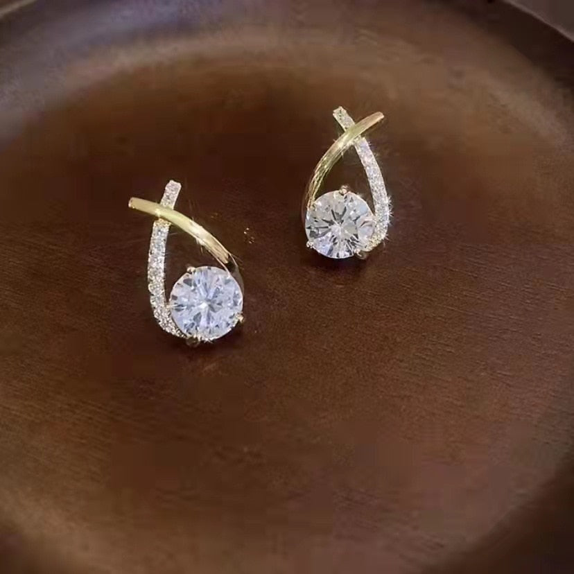 Simple Black White Irregular Polyhedron Pendant Small Earrings 2025 New Girl Unusual Earrings Fashion Korean Jewelry For Woman